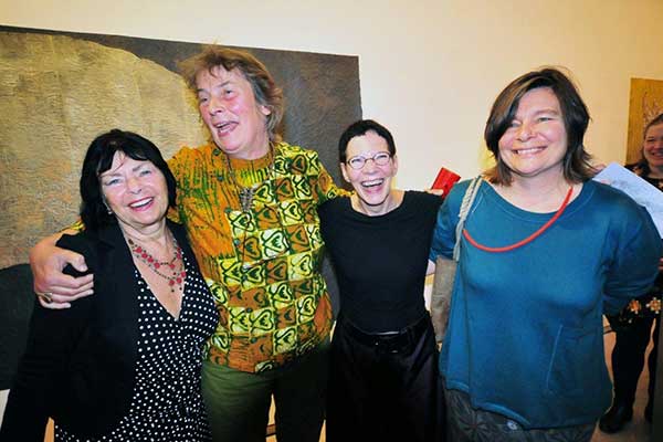 Met Jana, Jeanne en Karin voor het nijlpaard